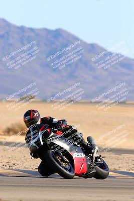 media/Jan-08-2022-SoCal Trackdays (Sat) [[1ec2777125]]/Turn 4 (1145am)/